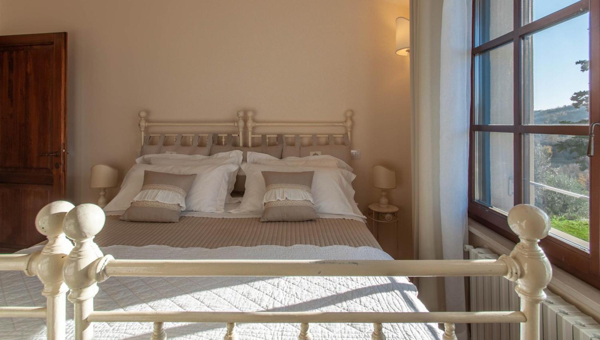 Antica Residenza Montereano Gubbio Quarto foto