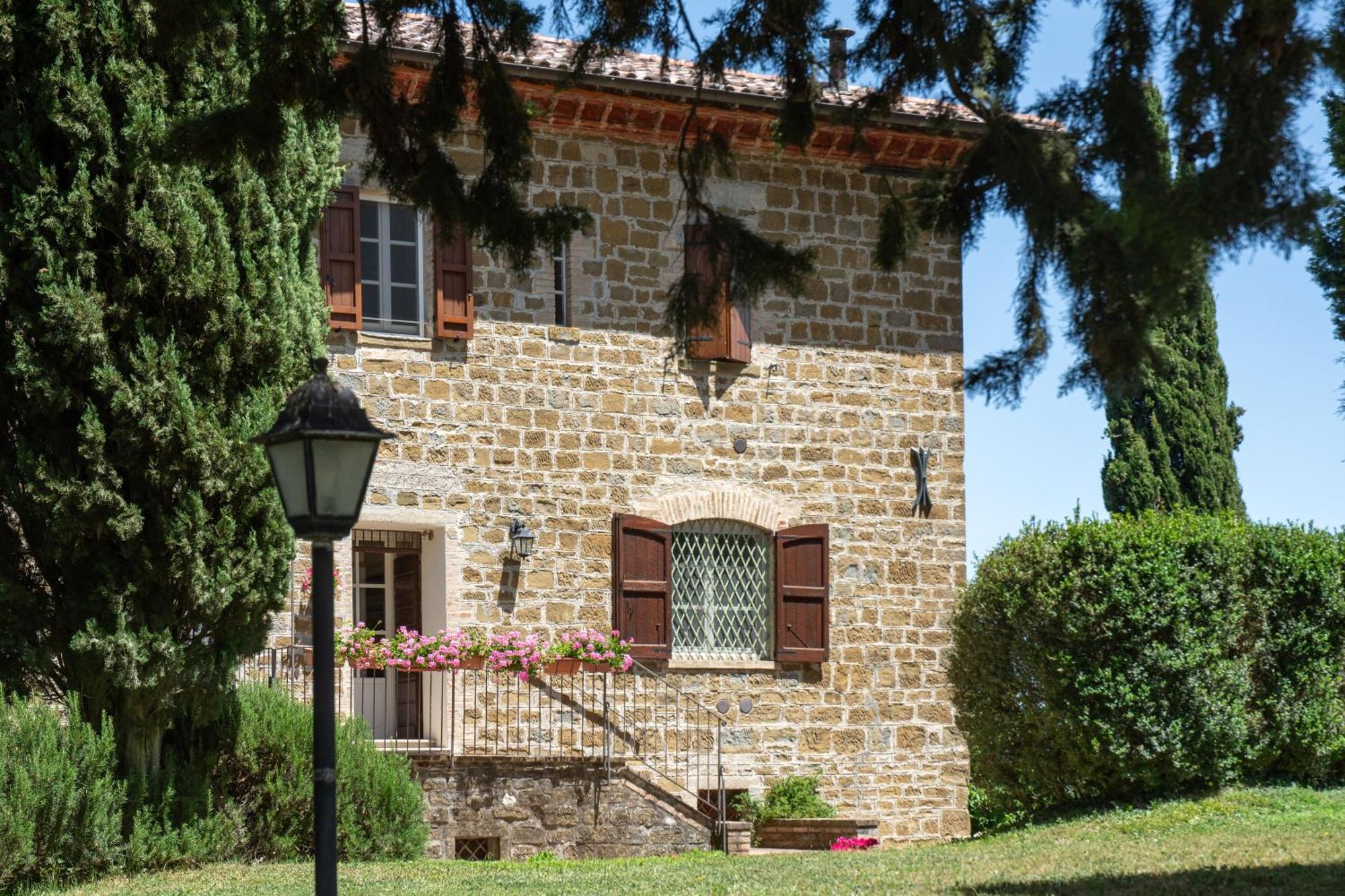 Antica Residenza Montereano Gubbio Exterior foto